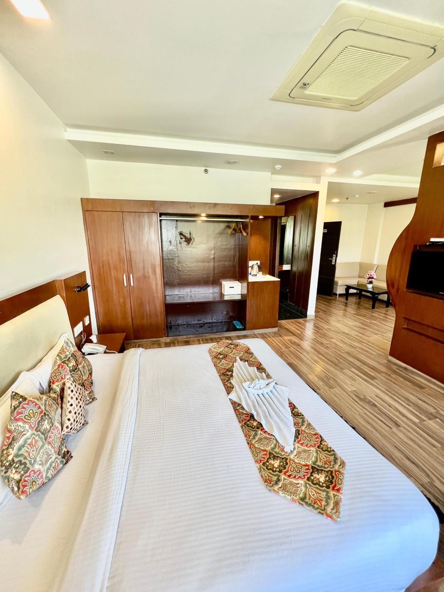 Sea Hawk - Luxury Hill Resort 4 Mins From Bhimtal Lake Экстерьер фото