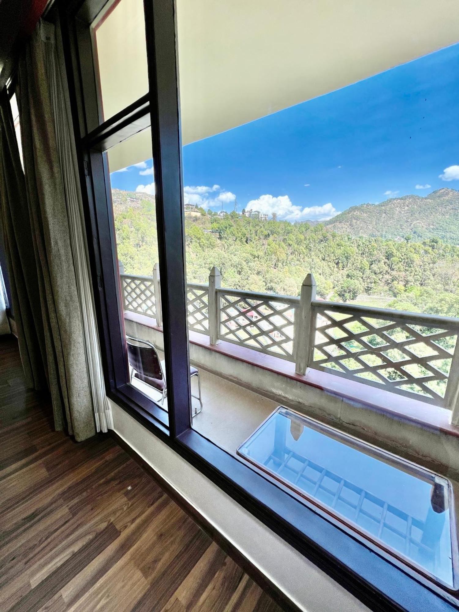 Sea Hawk - Luxury Hill Resort 4 Mins From Bhimtal Lake Экстерьер фото