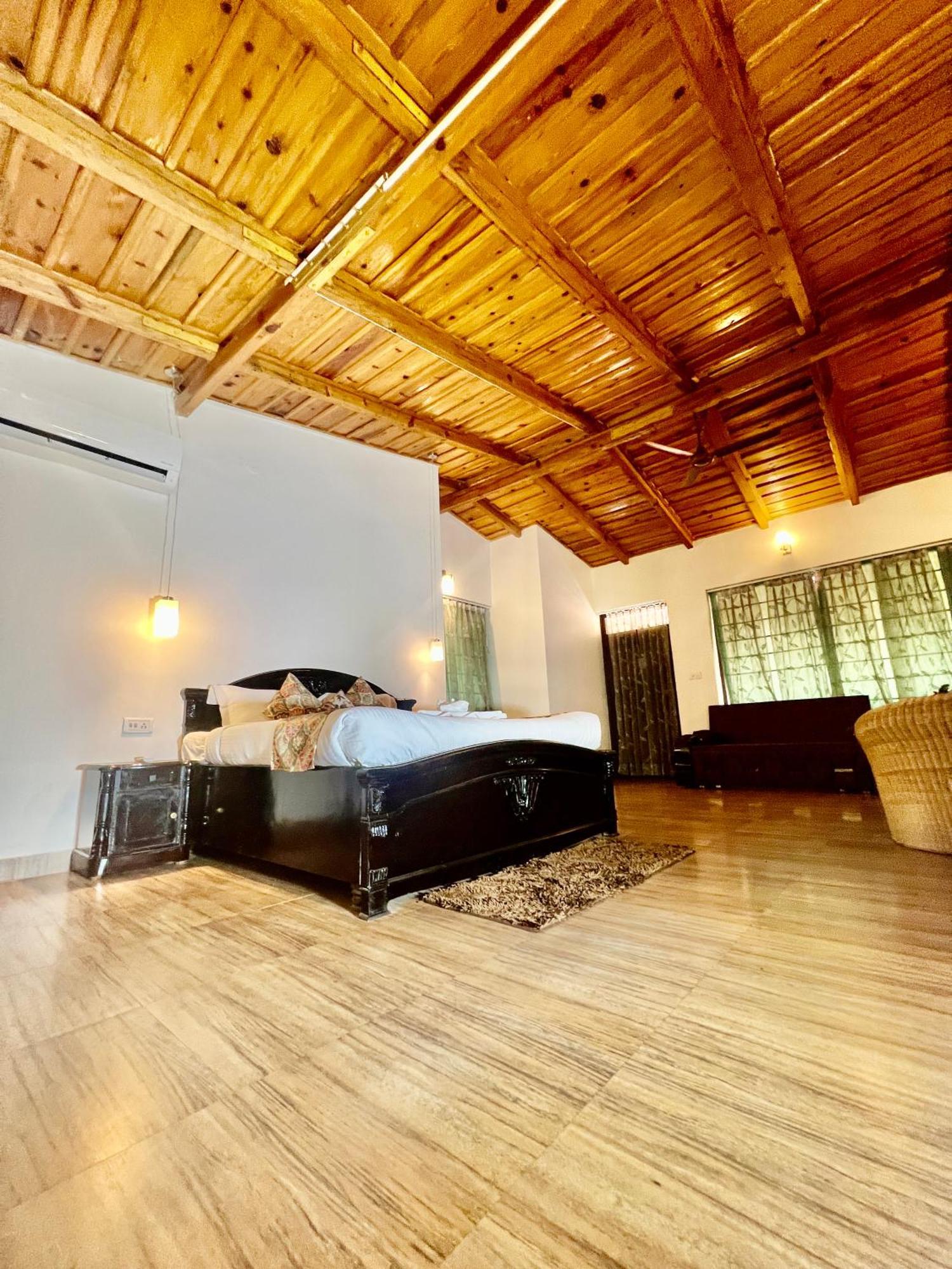 Sea Hawk - Luxury Hill Resort 4 Mins From Bhimtal Lake Экстерьер фото