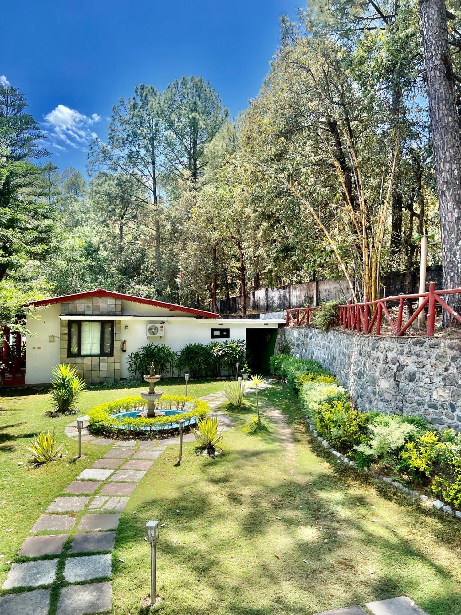 Sea Hawk - Luxury Hill Resort 4 Mins From Bhimtal Lake Экстерьер фото