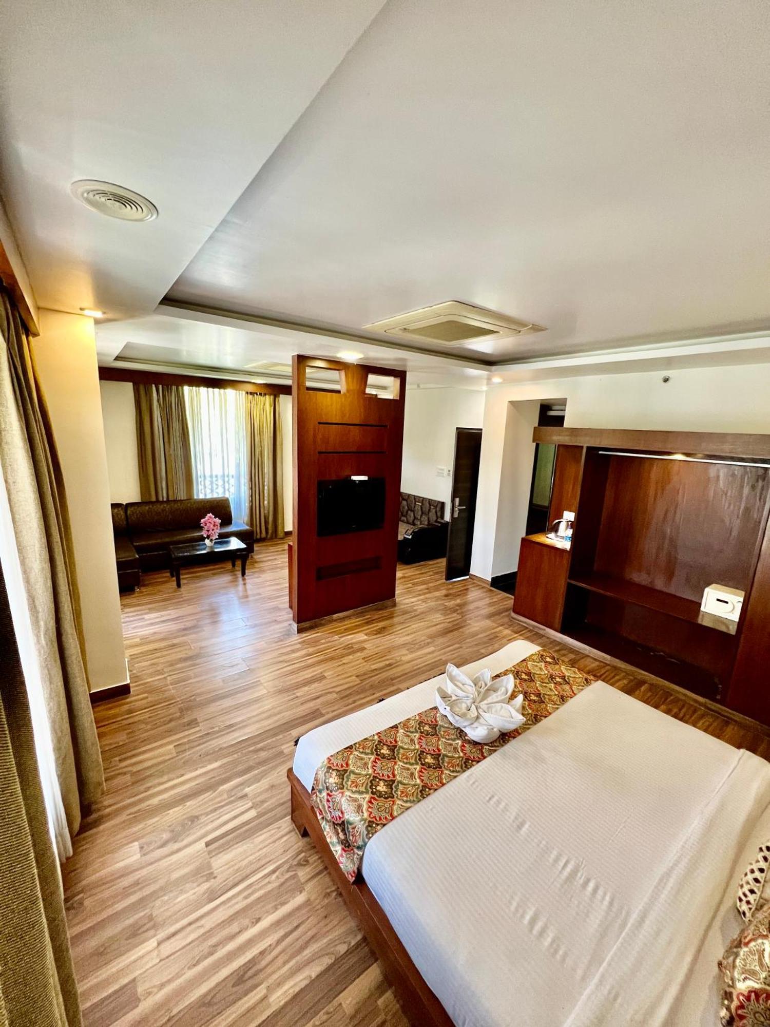 Sea Hawk - Luxury Hill Resort 4 Mins From Bhimtal Lake Экстерьер фото