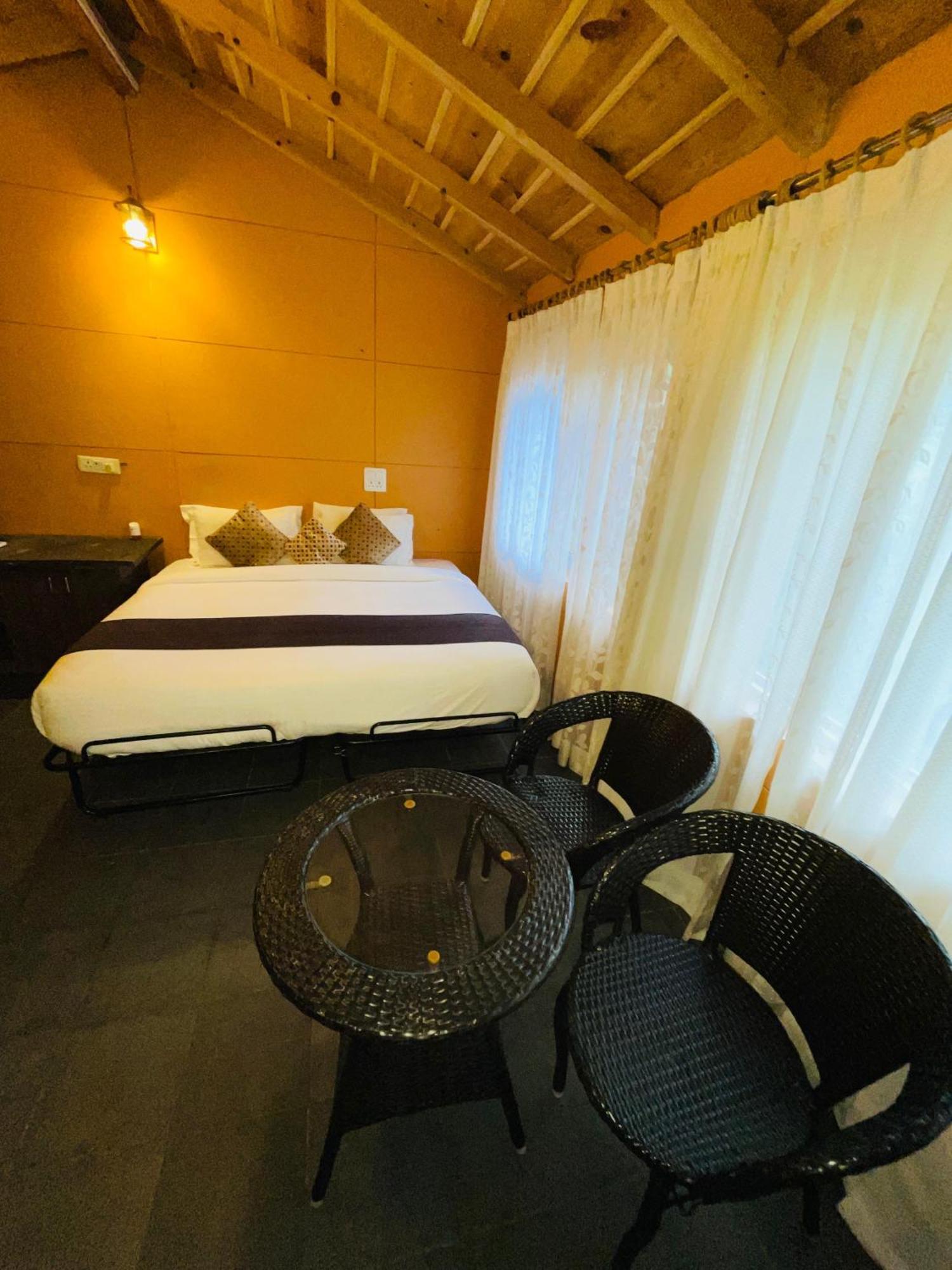 Sea Hawk - Luxury Hill Resort 4 Mins From Bhimtal Lake Номер фото